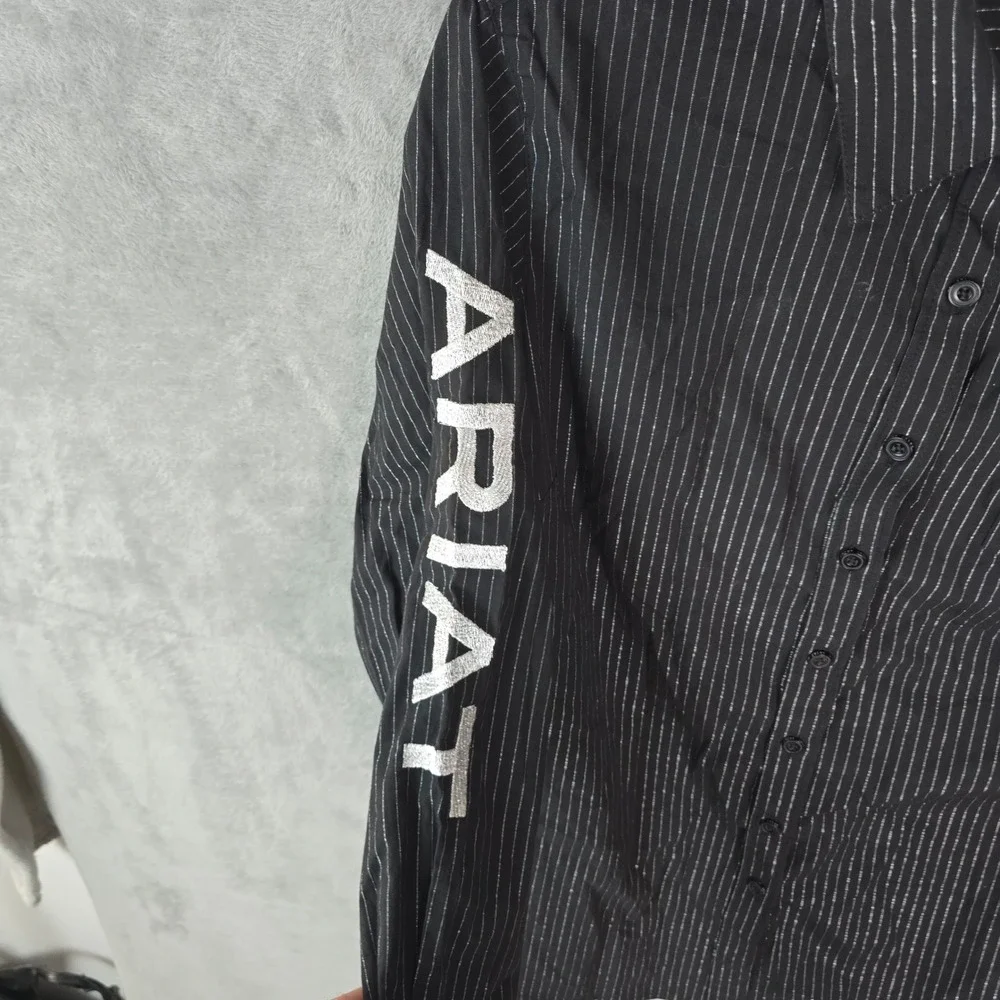 Ariat REAL Womens Large Black Silver Metallic Pinstripe Fitted Western Shirt
